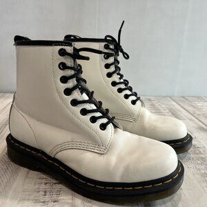 Doc Dr. Martens 11822 White Leather 8 Eye Lace Up Combat Ankle Boots Size 39 8 L